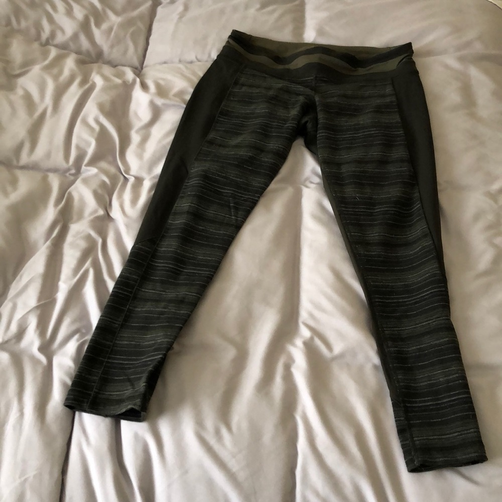 Olive green lulu lemon leggings size 6.